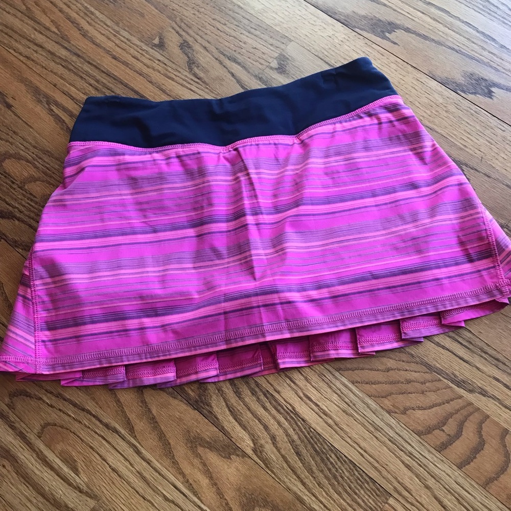 Lululemon Pace Setter Skirt / Skort Size 4, EUC